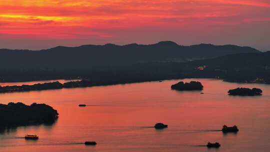 中国杭州西湖夏日红烧云 三潭印月 湖心亭