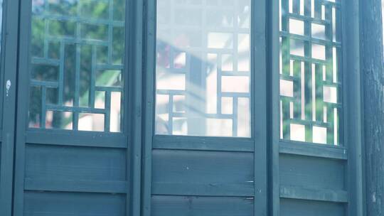 4K美女古镇推窗