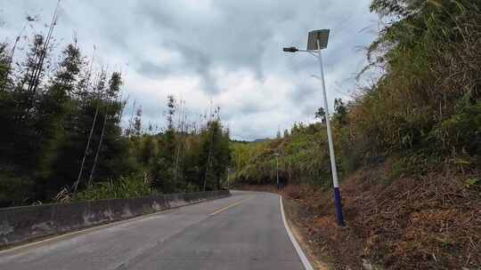 摩旅骑行广东粤北云髻山山区公路