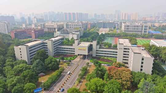 湖北工业大学