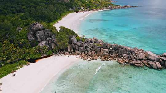 海滩，海岸，热带度假村，岩石