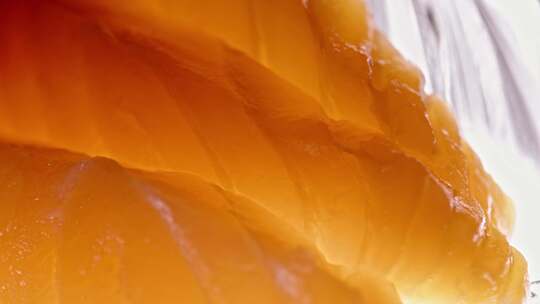 三文鱼片鲑鱼日料刺身鱼肉生鱼片寿司特写视频素材模板下载