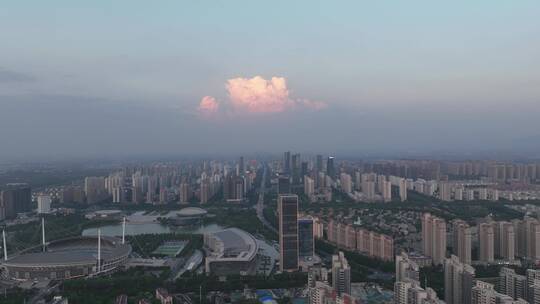 洛阳洛龙区正大国际晚霞城市交通航拍