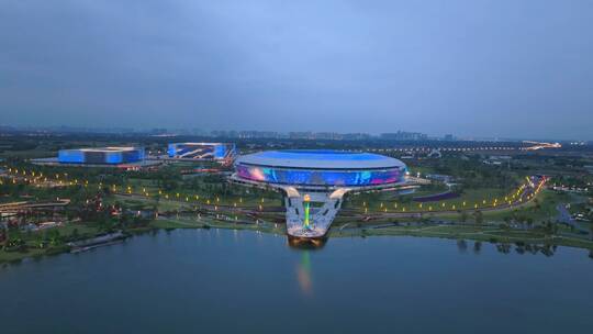 成都东安湖主场馆夜景