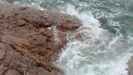 深圳海岸线-大梅沙礁石风起浪涌