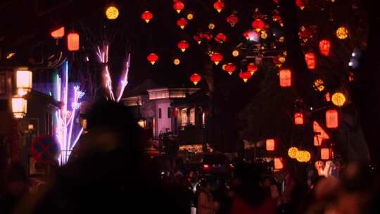 北京模式口大街悬挂的红灯笼视频素材模板下载