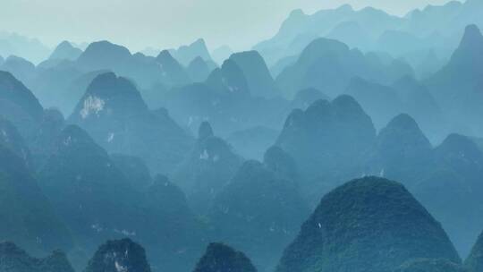 广西桂林喀斯特山脉长焦航拍