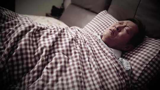 晚上睡不好睡眠质量差容易醒身体疲惫烦恼