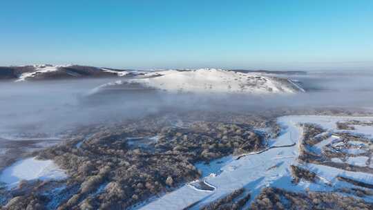 呼伦贝尔冬季湿地寒雾雪景