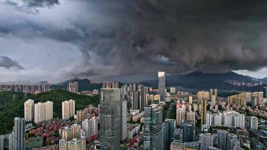 深圳城市乌云翻滚暴风雨恶劣天气黑云密布