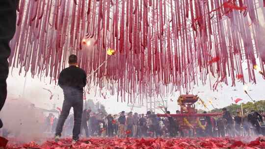 福建漳州春节民俗抬神游神活动