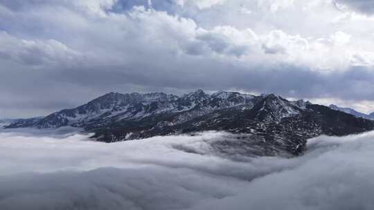 航拍雪山云海视频素材模板下载