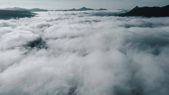 云雾之上海南风光航拍