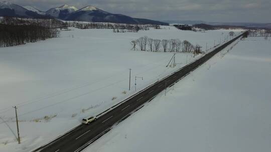 日本北海道雪原公路自驾游风光航拍