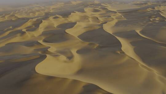 航拍沙漠腹地 巨型沙丘