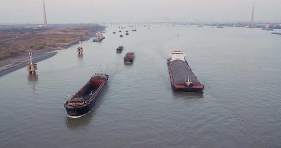 南京长江沿岸汽渡轮船货轮重工业污染航拍