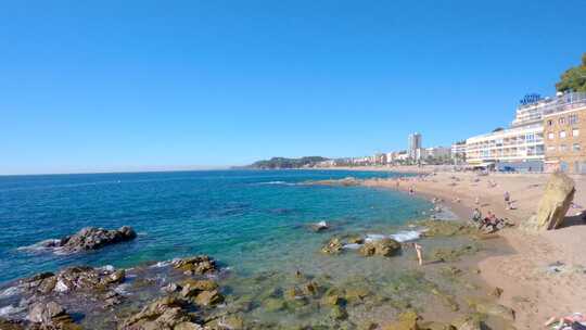 Lloret de Mar，海滩。西班牙地中海。布拉瓦海岸