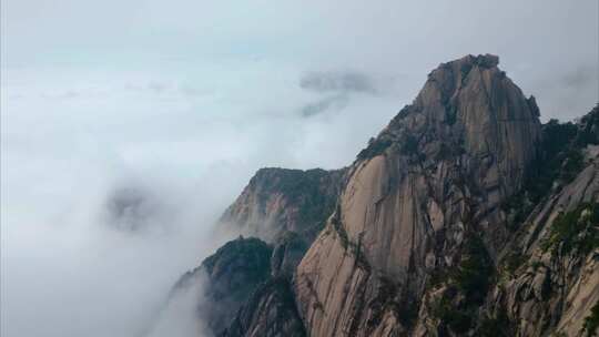 安徽省黄山风景区山峰云海航拍延时风景视频