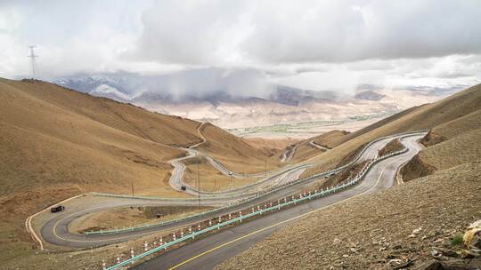 新疆喀什塔县盘龙古道蜿蜒山路8K延时