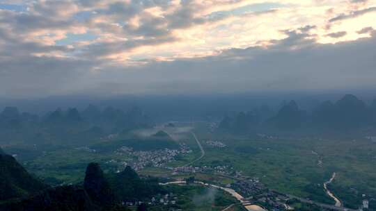 广西桂林山水漓江风光下龙风光日出晨曦