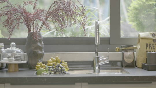 现代简约厨房桌面布置空镜