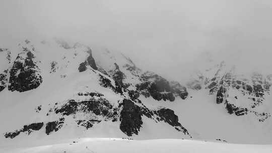 高海拔山脉雪山