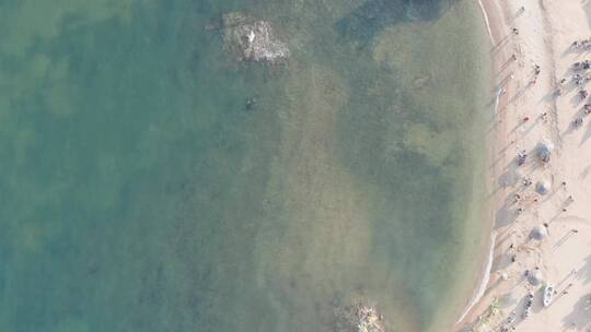 航拍夏季的北戴河海滩视频素材模板下载