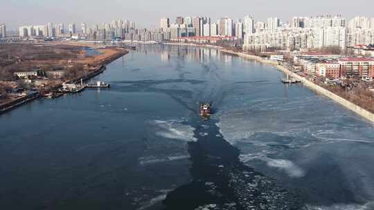 冬季海河冰面游船城市旅游风光