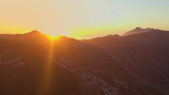 太阳日落森林山脉美景