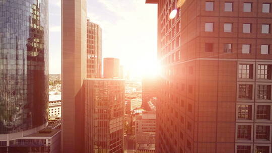 刚刚苏醒的城市