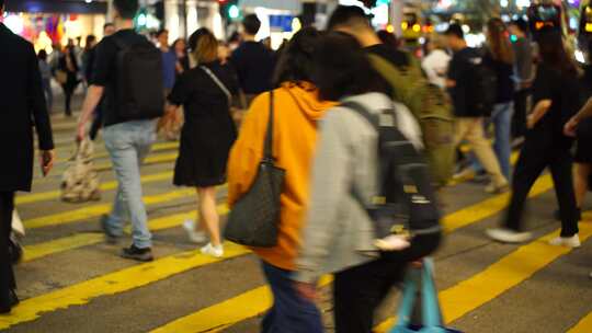 香港斑马线行人过马路红绿灯路口人行横道视频素材模板下载