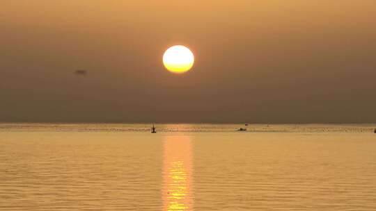 威海高区西海岸落日湾海上落日