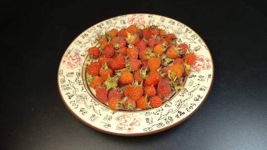 农村美食刺泡树莓山莓视频素材模板下载