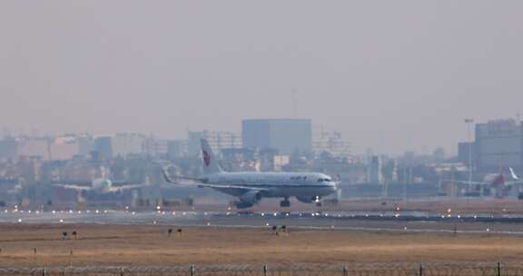 杭州萧山机场各航空公司飞机起飞降落