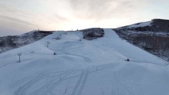 人工造雪机械造雪人造雪视频素材模板下载