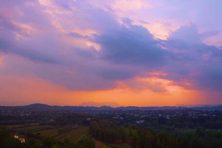 夕阳下的乡村美景