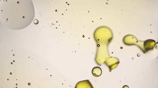 橄榄油油分子油液体倒入水中