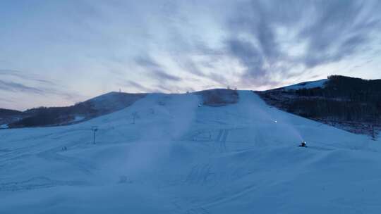 滑雪场人工造雪场景视频素材模板下载