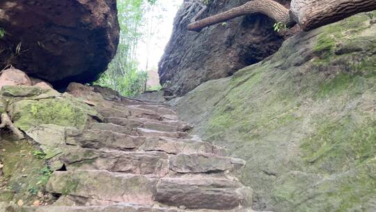 4k 登山石头路台阶