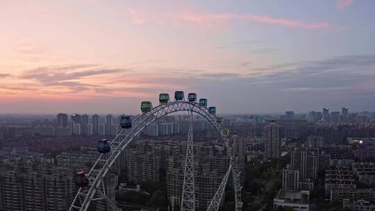 上海疫情，梅陇镇锦江乐园晚霞空无一人视频素材模板下载