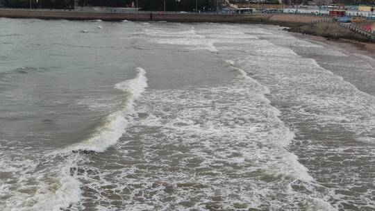 航拍大海波涛汹涌海浪礁石浪花