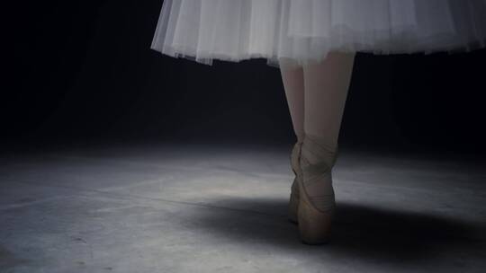 特写跳芭蕾舞的脚步视频素材模板下载