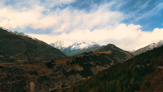 西藏林芝雪山山顶云雾延时 远景视频素材模板下载