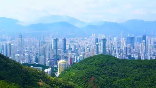 山林之上俯瞰城市建筑全景