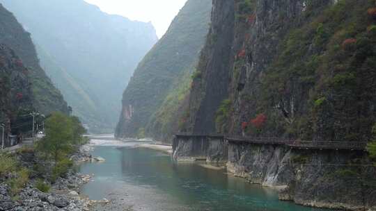 相机摄巫溪大宁河小三峡秋色