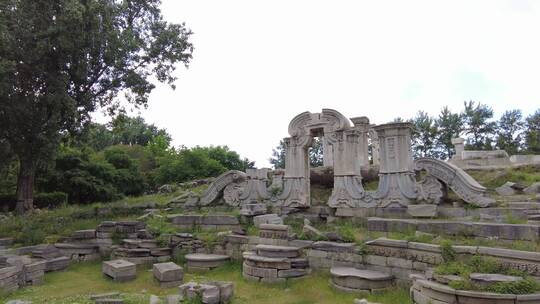 北京圆明园公园废墟残害大水法