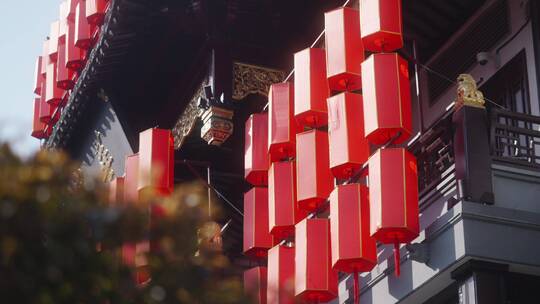 大红灯笼春节新年高高挂视频素材模板下载