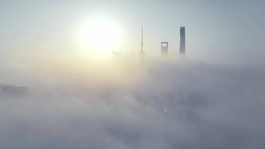 上海天际线平流雾