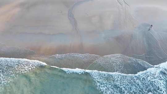 美丽热带海滩沙滩浪花海浪航拍