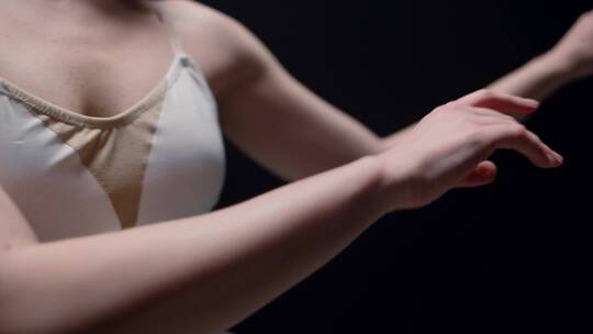 芭蕾舞演员舞动的手臂视频素材模板下载